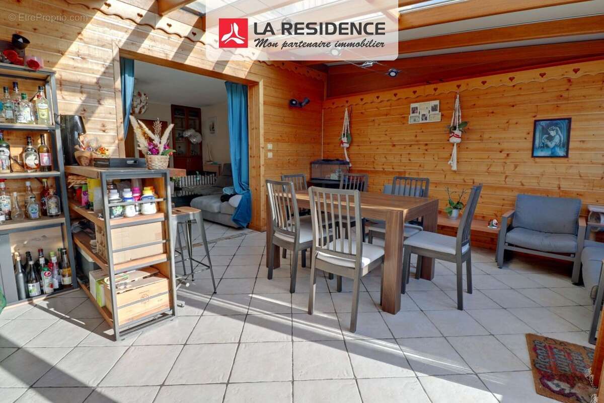 Maison à JOUY-LE-MOUTIER