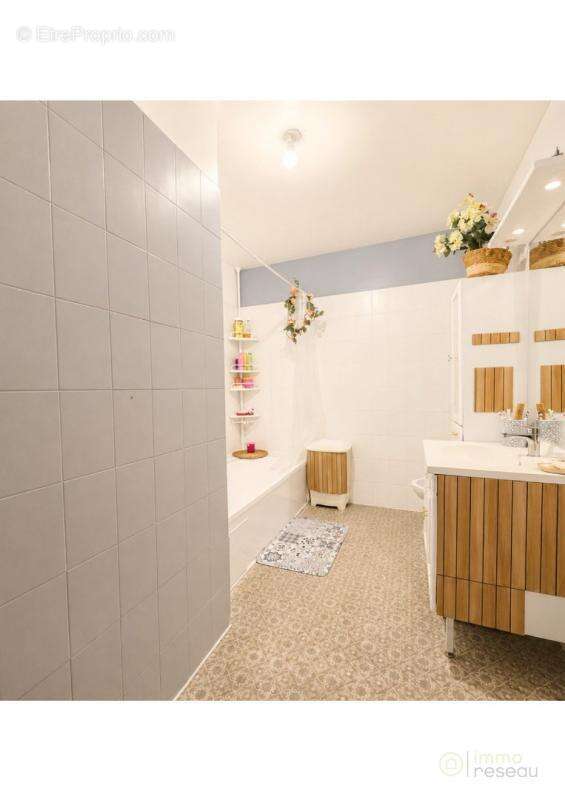 Maison 169 m² à Yvrac-Et-Malleyrand  - photo 8