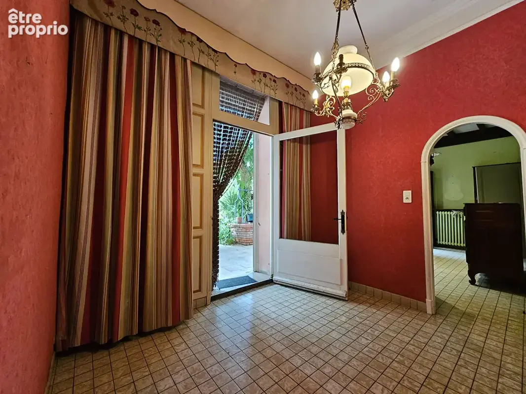 Maison bourgeoise des années 20 idéalement placée - photo 9