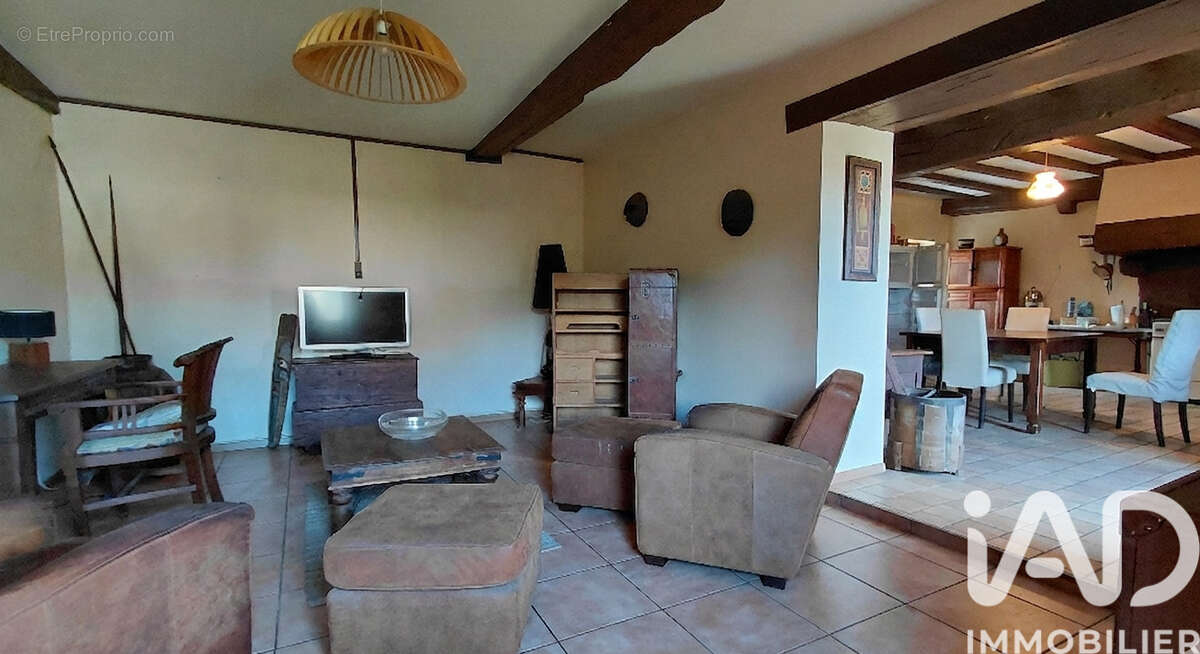 Maison 126 m² à Saint-Leger-Magnazeix  - photo 5