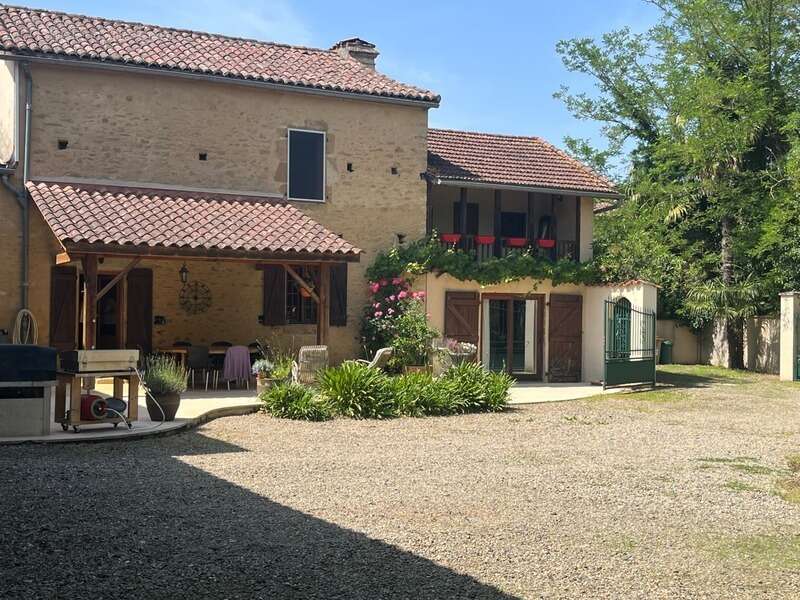 PLAISANCE (32): SANS TRAVAUX, MAISON XVIIIs restaurée avec élégance SUR 240M2 habitables, 6600m2 de jardin,géothermie,  puits, g - photo 59