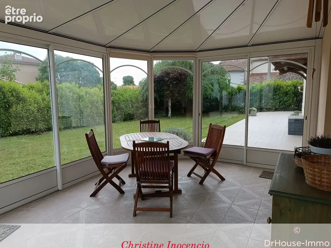 Maison 8 pièces 229 m² à vendre à Barbezieux-Saint-Hilaire (16300) - photo 2