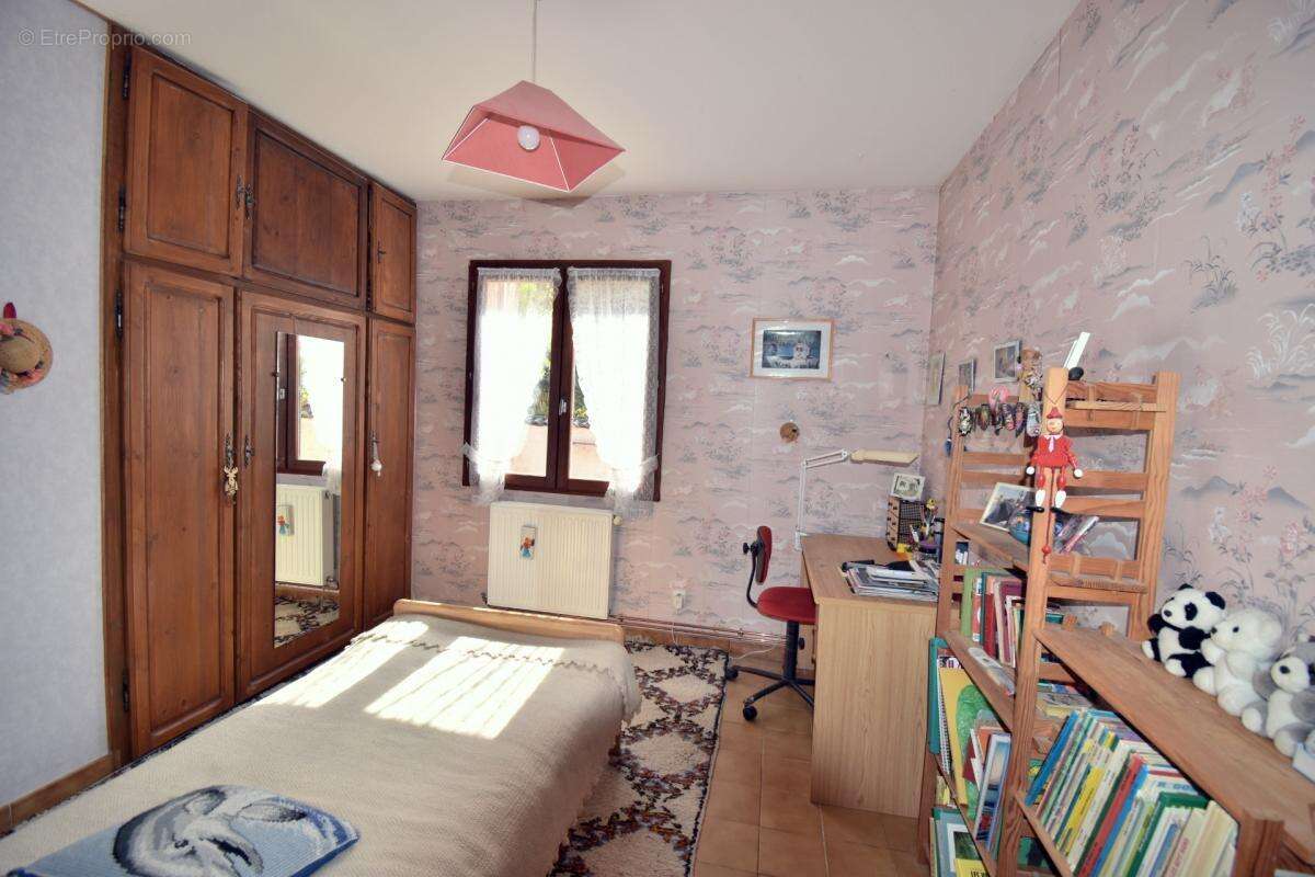 A vendre, Aiglun (04) – Maison individuelle 6 pièces, 5 chambres, jardin, terrasse et garage de 30 m² - photo 17