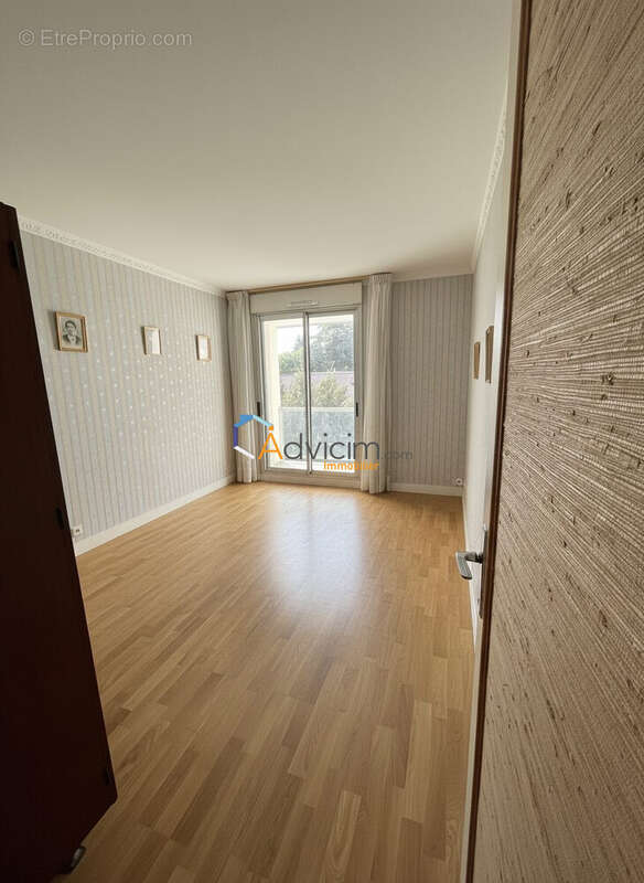 Chambre 2 balcon - Appartement à OLIVET