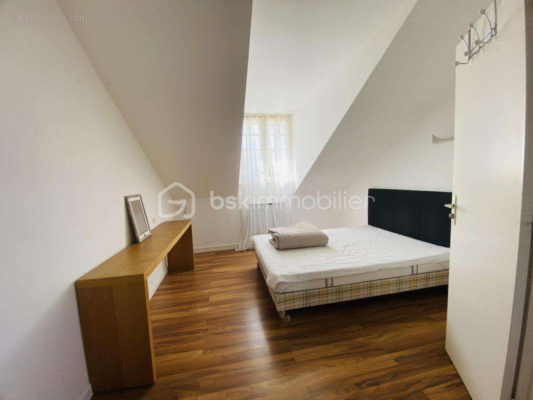 Commerce à LA VICOMTE-SUR-RANCE