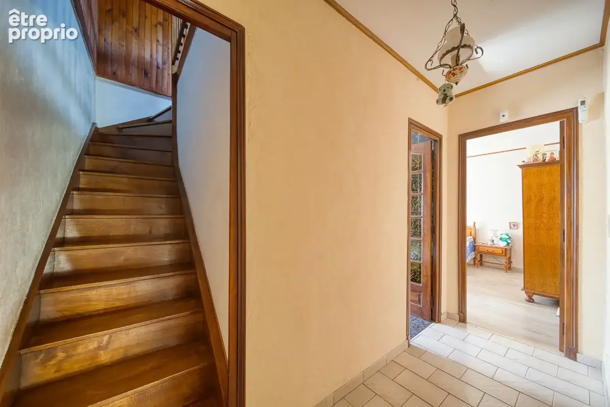 Maison individuelle, proches commodités avec garage double. - photo 8