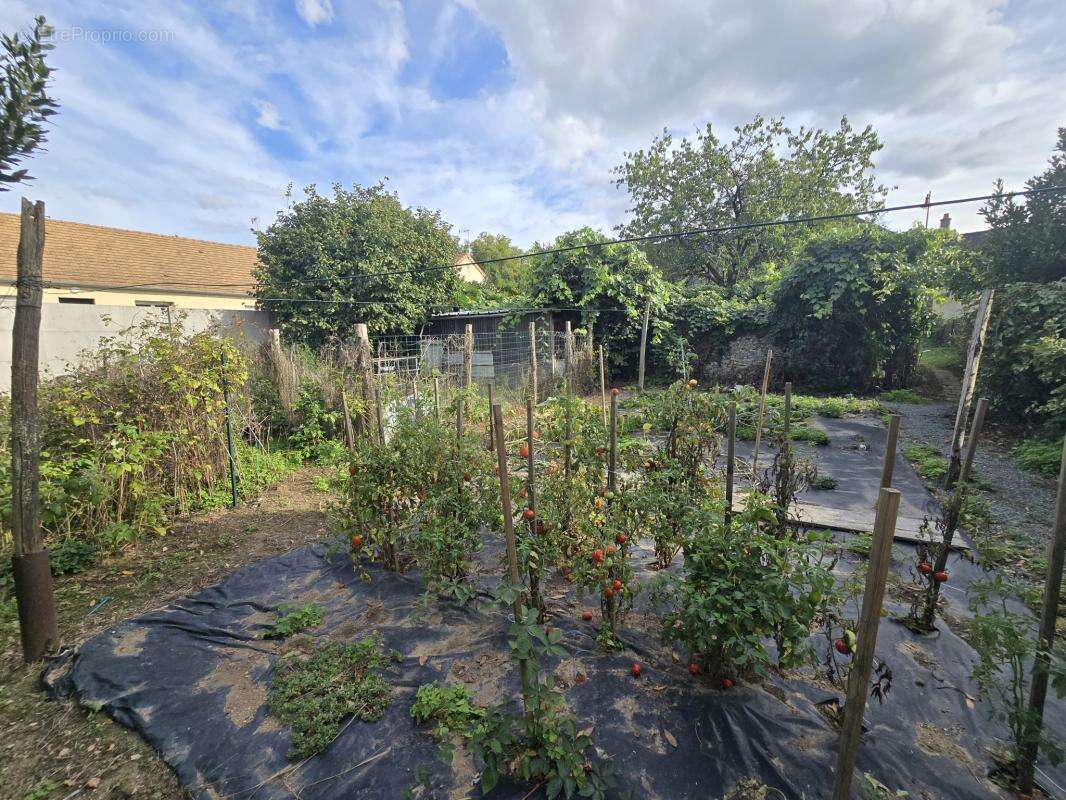 Maison 4 chambres avec sous-sol, hangar et jardin - photo 8