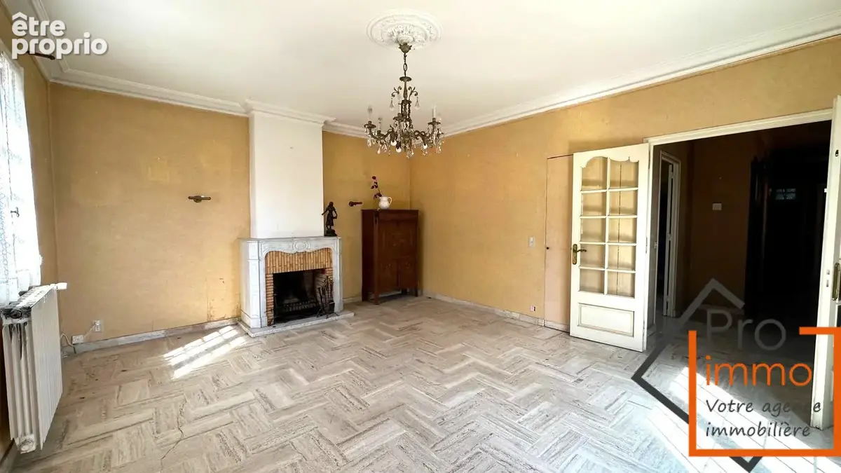 Villa à rénover avec un grand garage - photo 5