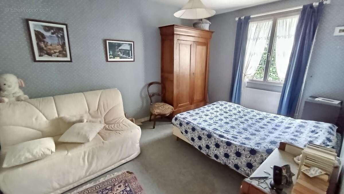 Maison à CONDE-SUR-VIRE