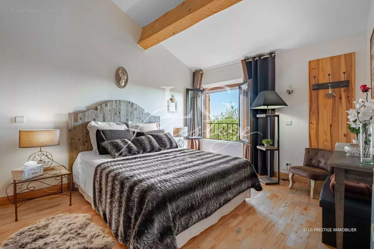 Maison à TOURRETTES