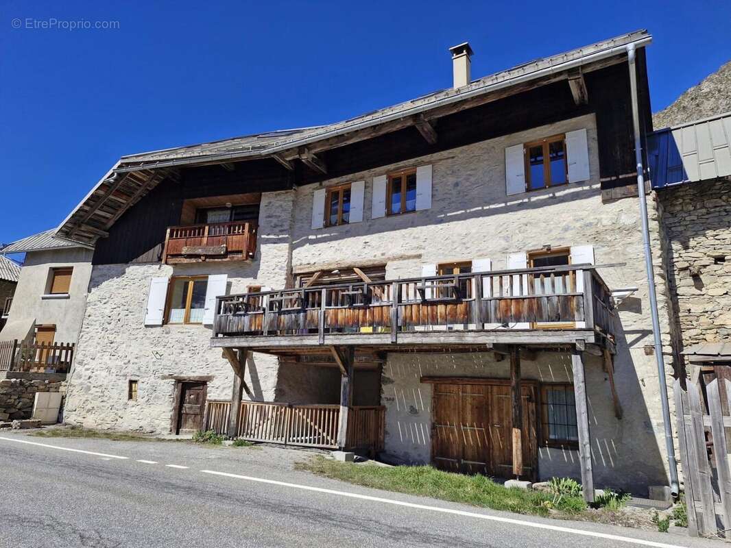 Maison 143 m² à Crevoux  - photo 9