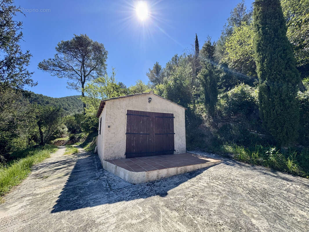 Maison à SOLLIES-TOUCAS