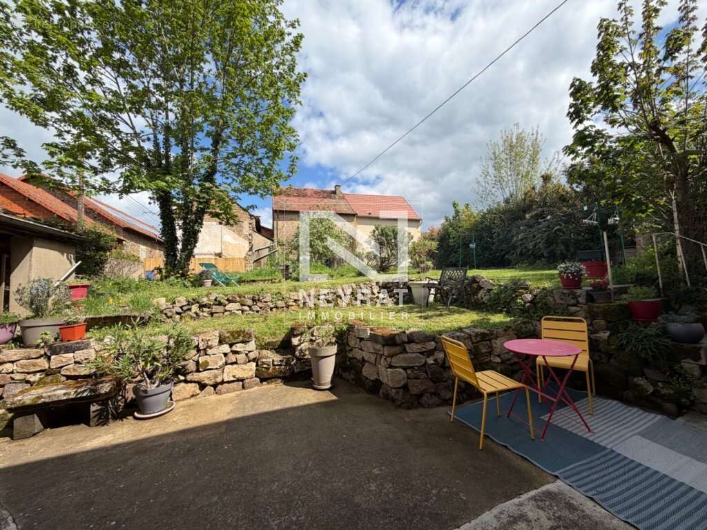 Maison à SAINT-CHRISTOPHE-EN-BRIONNAIS