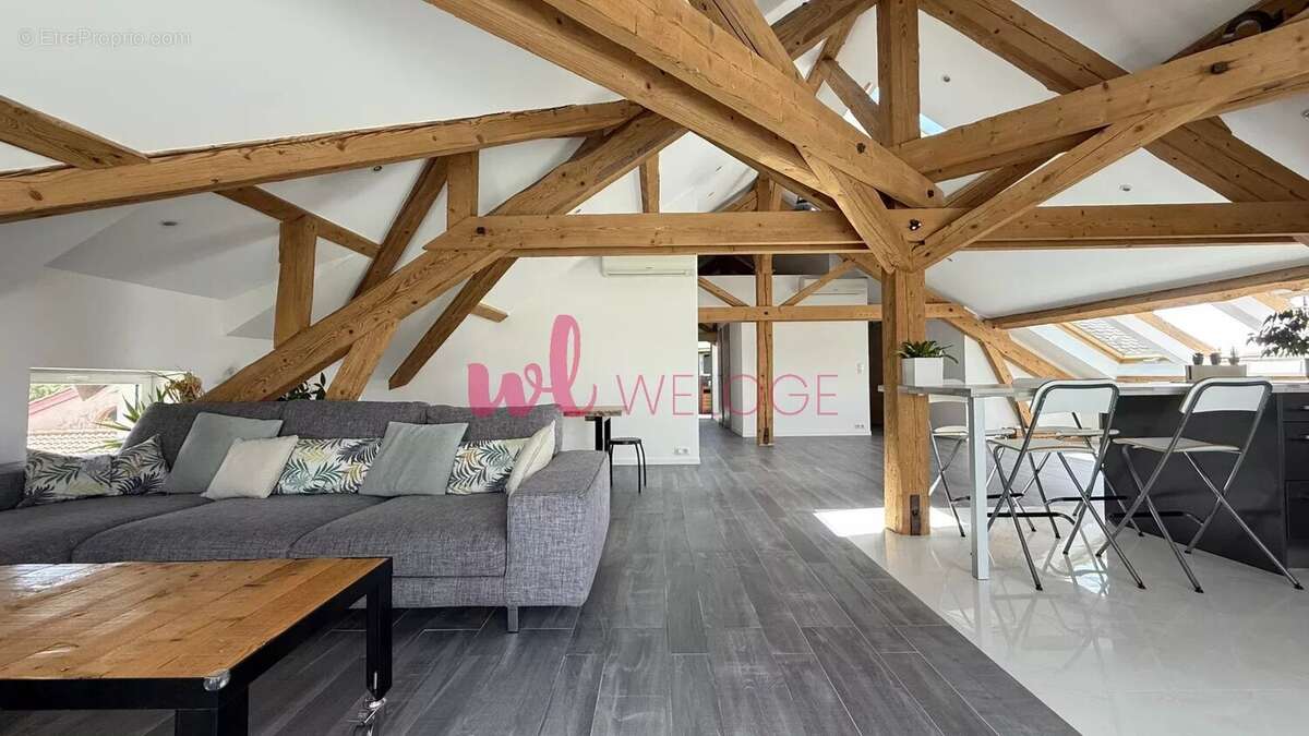 Appartement à JONS