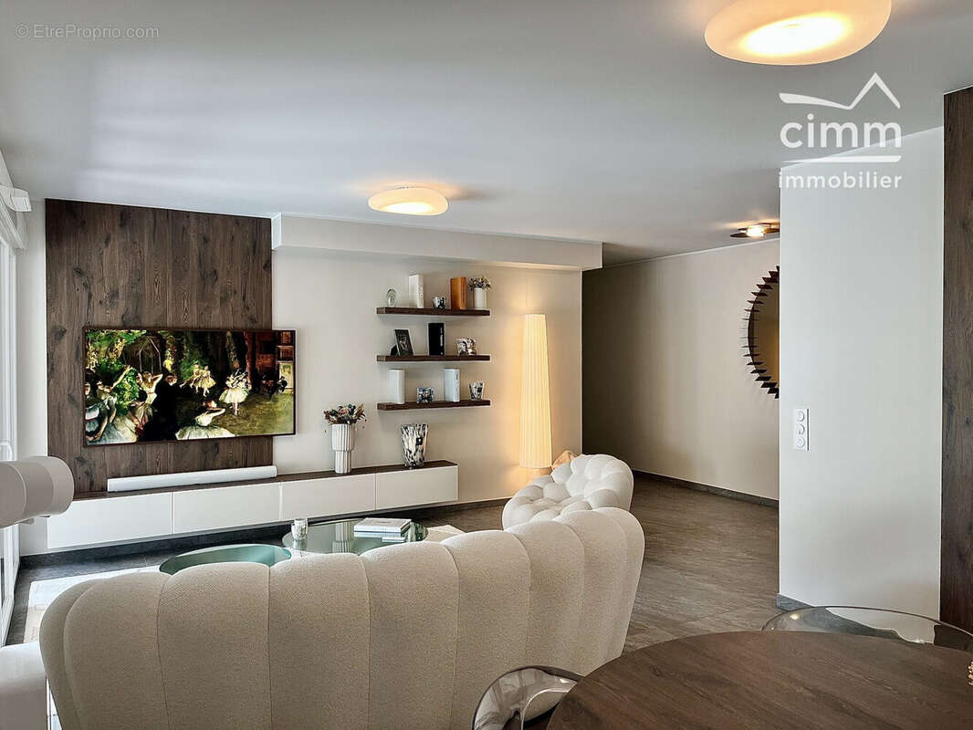 Appartement 100 m² à Challes-Les-Eaux  - photo 2