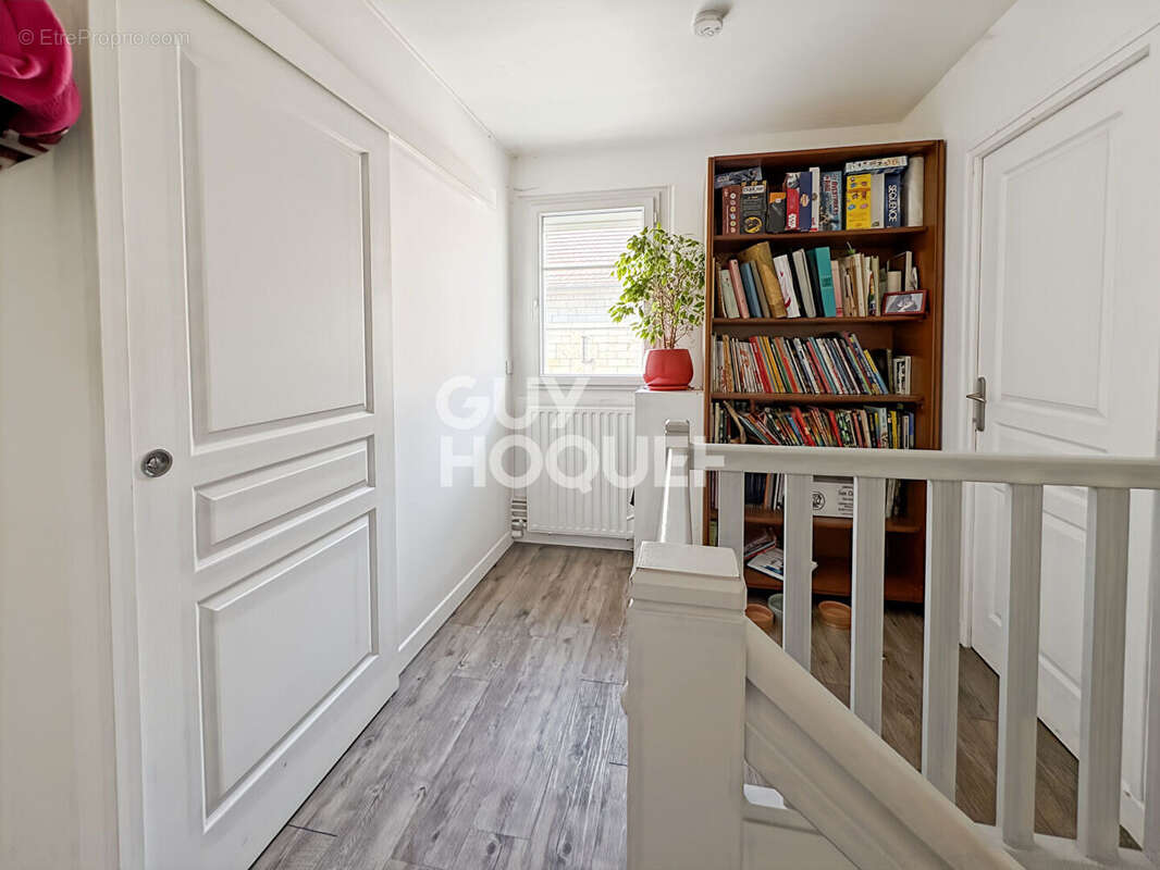 Maison 92 m² à Remy  - photo 4