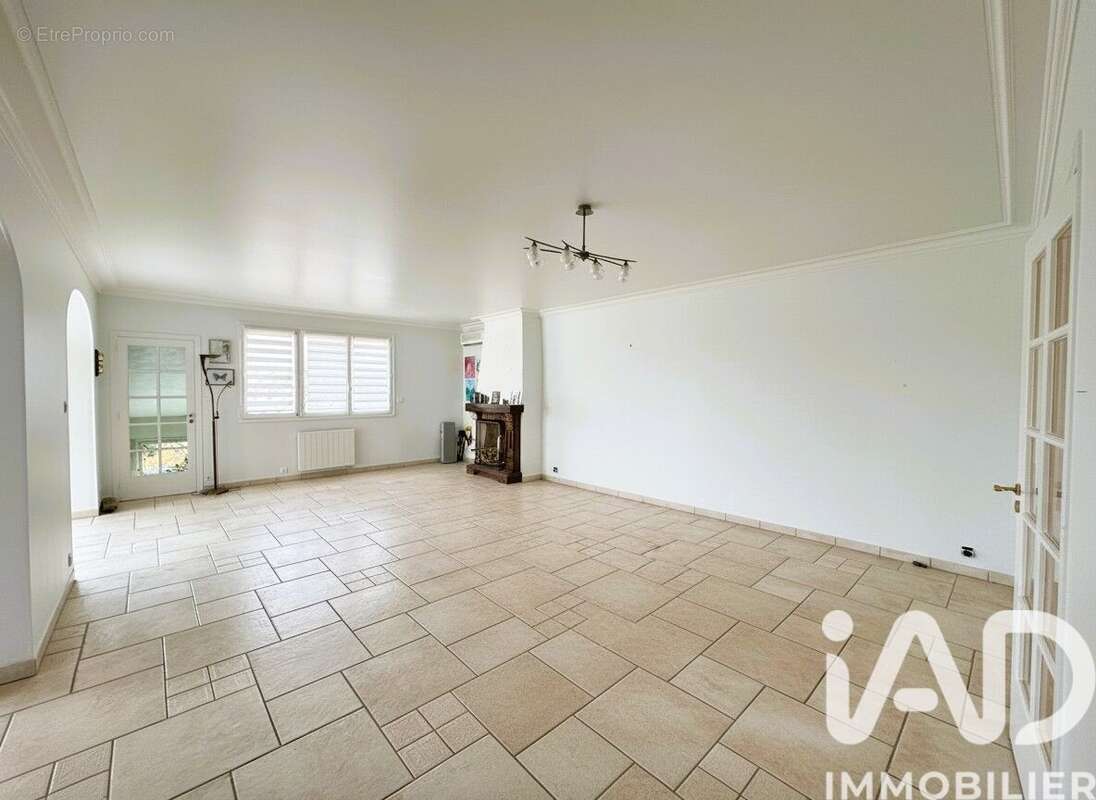 Photo 5 - Maison à LES LANDES-GENUSSON