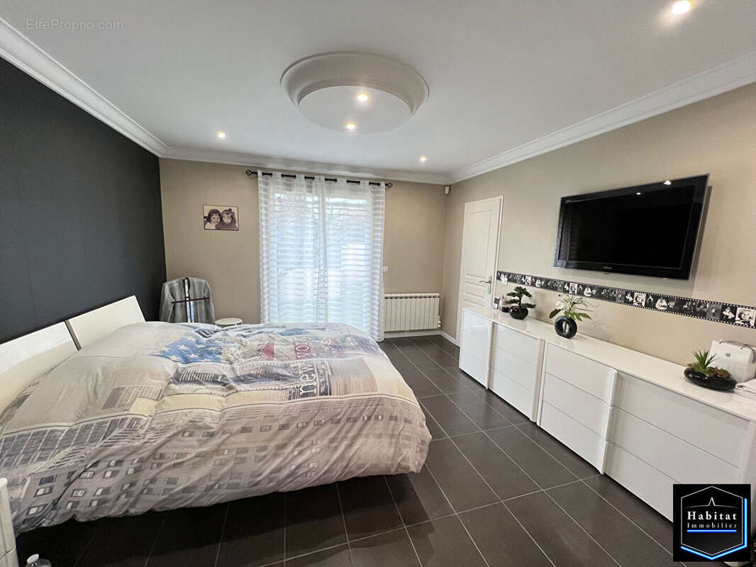 Maison à LE PLESSIS-BELLEVILLE