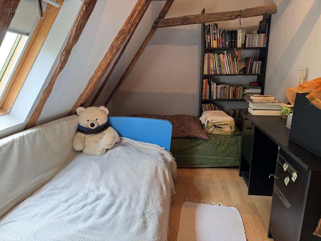Longère et grange en pierre, 5 pièces, 3 chambres, puits, 6,5 ha jolie vue - photo 13
