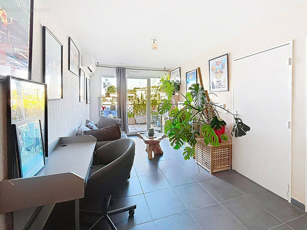 Appartement à PORT-DE-BOUC