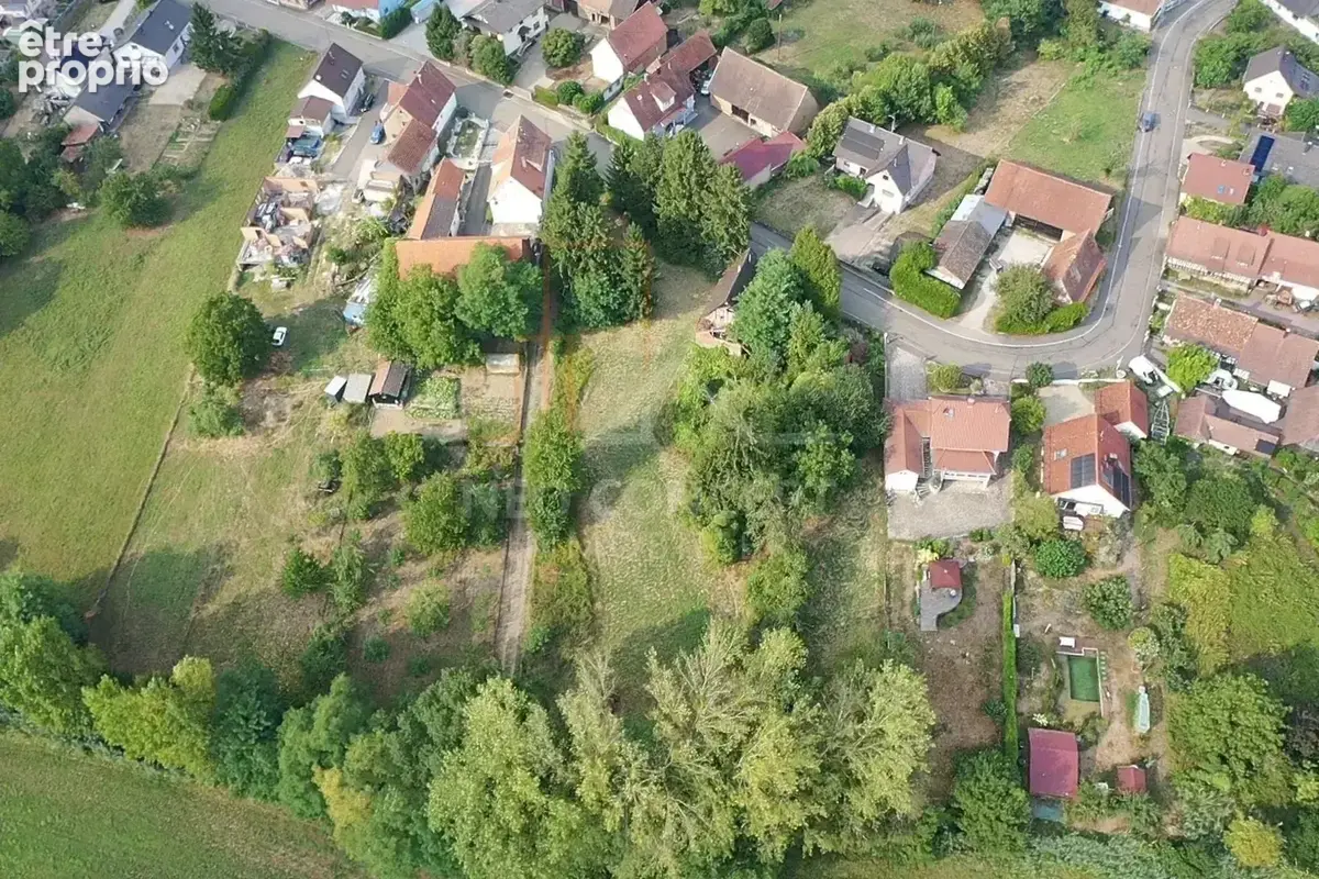 Terrain constructible - libre d architecte - photo 2