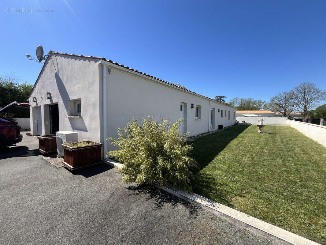 Maison à CORME-ECLUSE