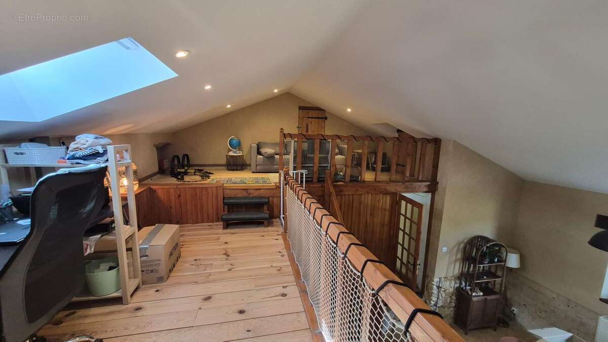 Maison en pierre sur les hauteurs - photo 14