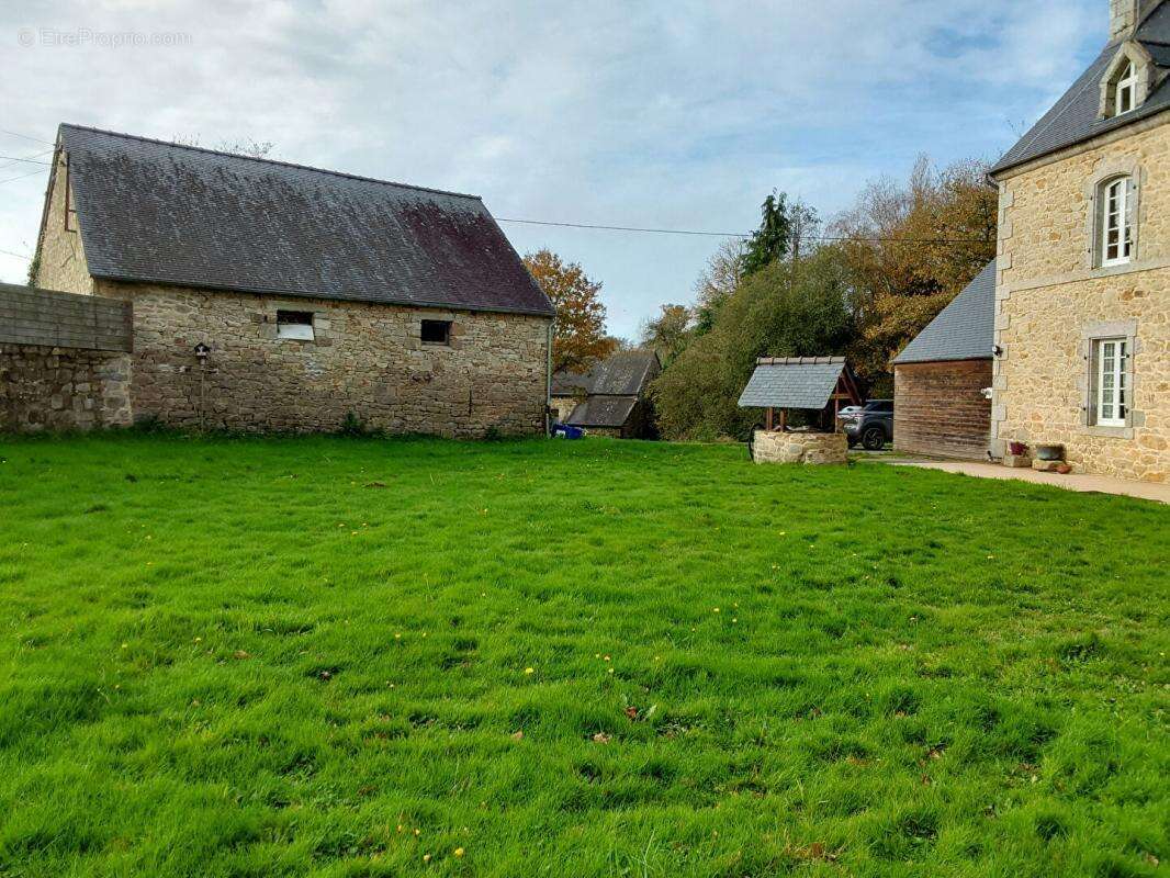 Maison à GLOMEL