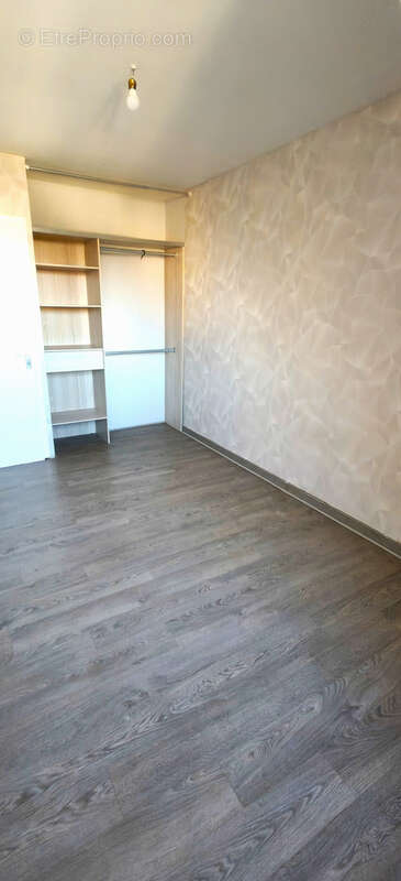 Appartement à ONET-LE-CHATEAU