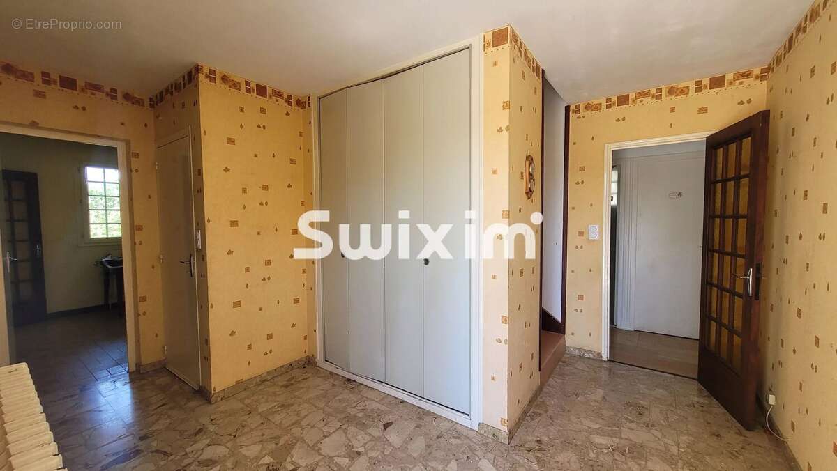 Maison familiale lumineuse à réinventer – construction traditionnelle avec fort potentiel - photo 5