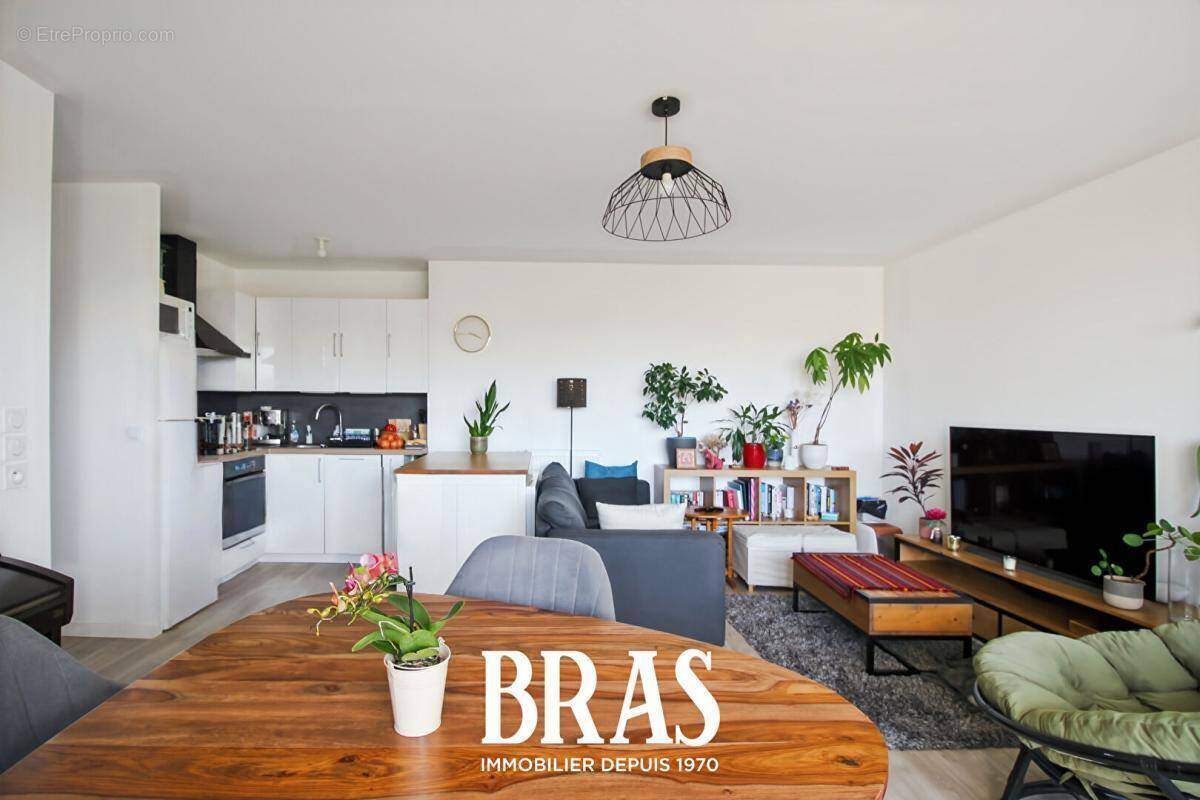 Appartement à SENE