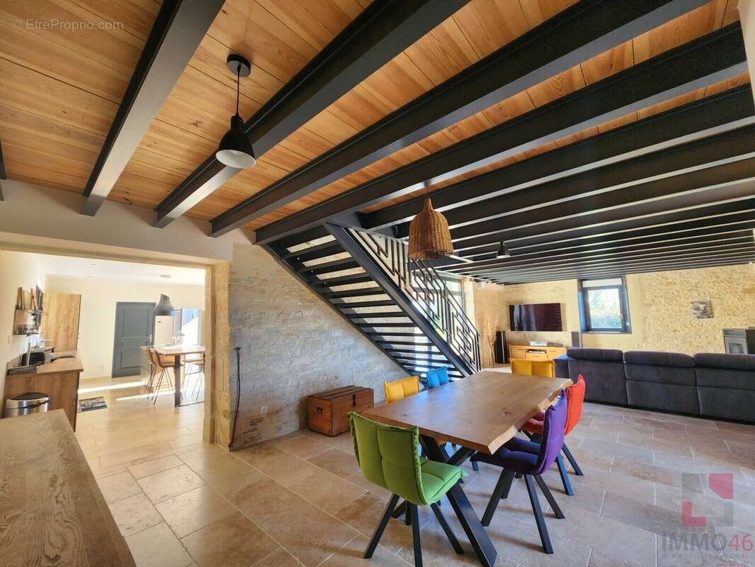 Maison à SALVIAC