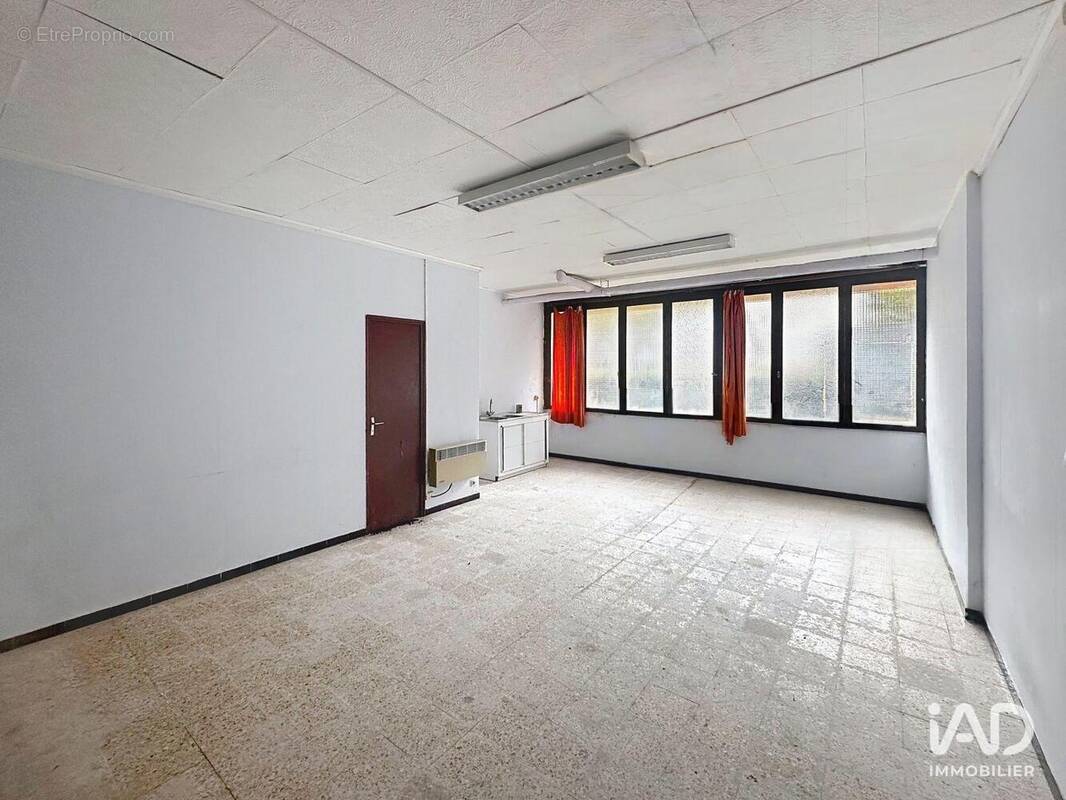 Photo 1 - Commerce à MARTIGUES