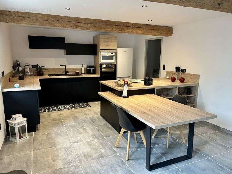 Maison à MONTROND-LES-BAINS