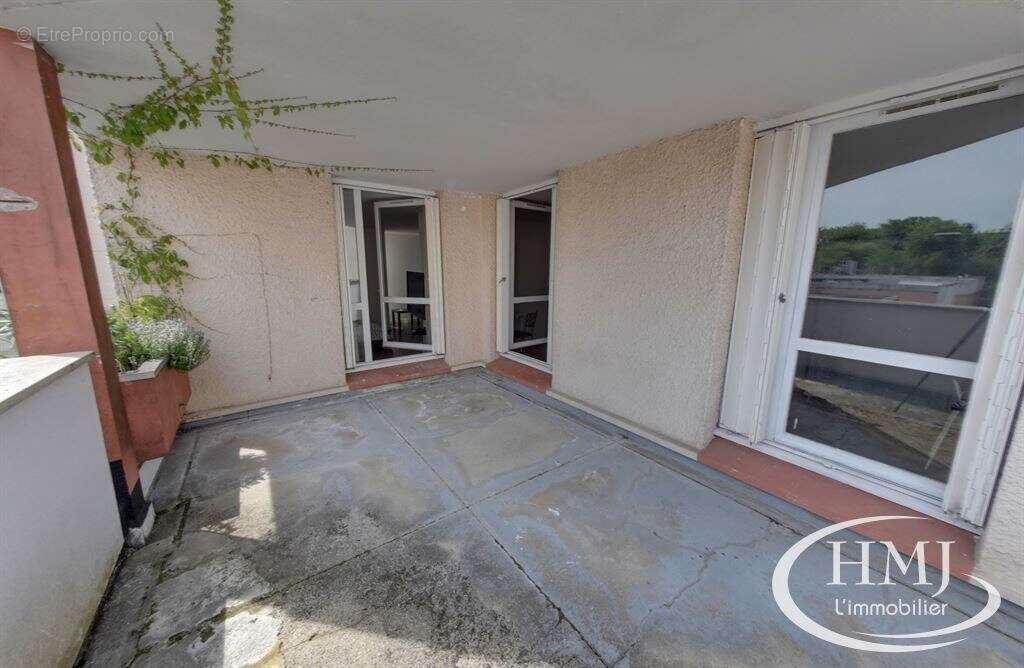 Appartement à LISSES