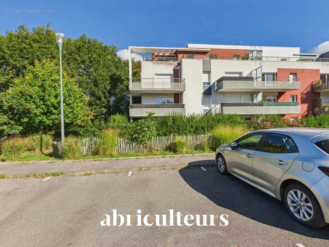 Appartement à SENE