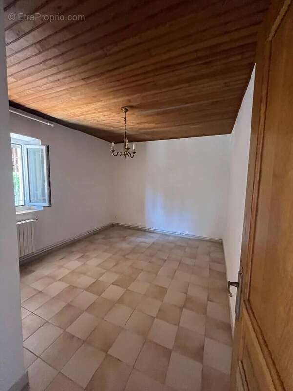 Maison à SAINT-VICTORET