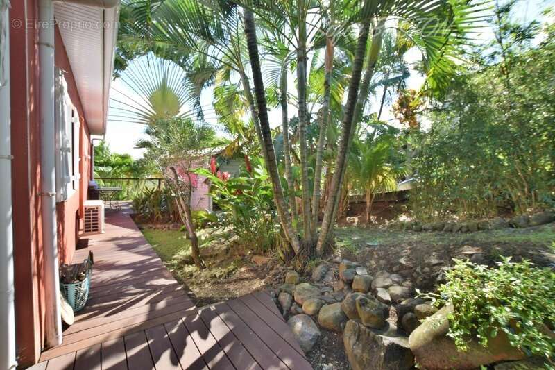 Maison à LES TROIS-ILETS