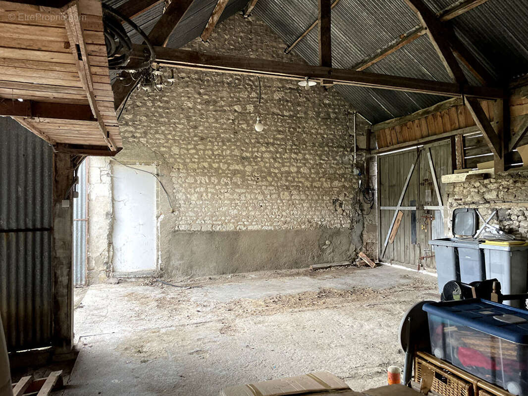 Maison à LA CELLE-SAINT-AVANT