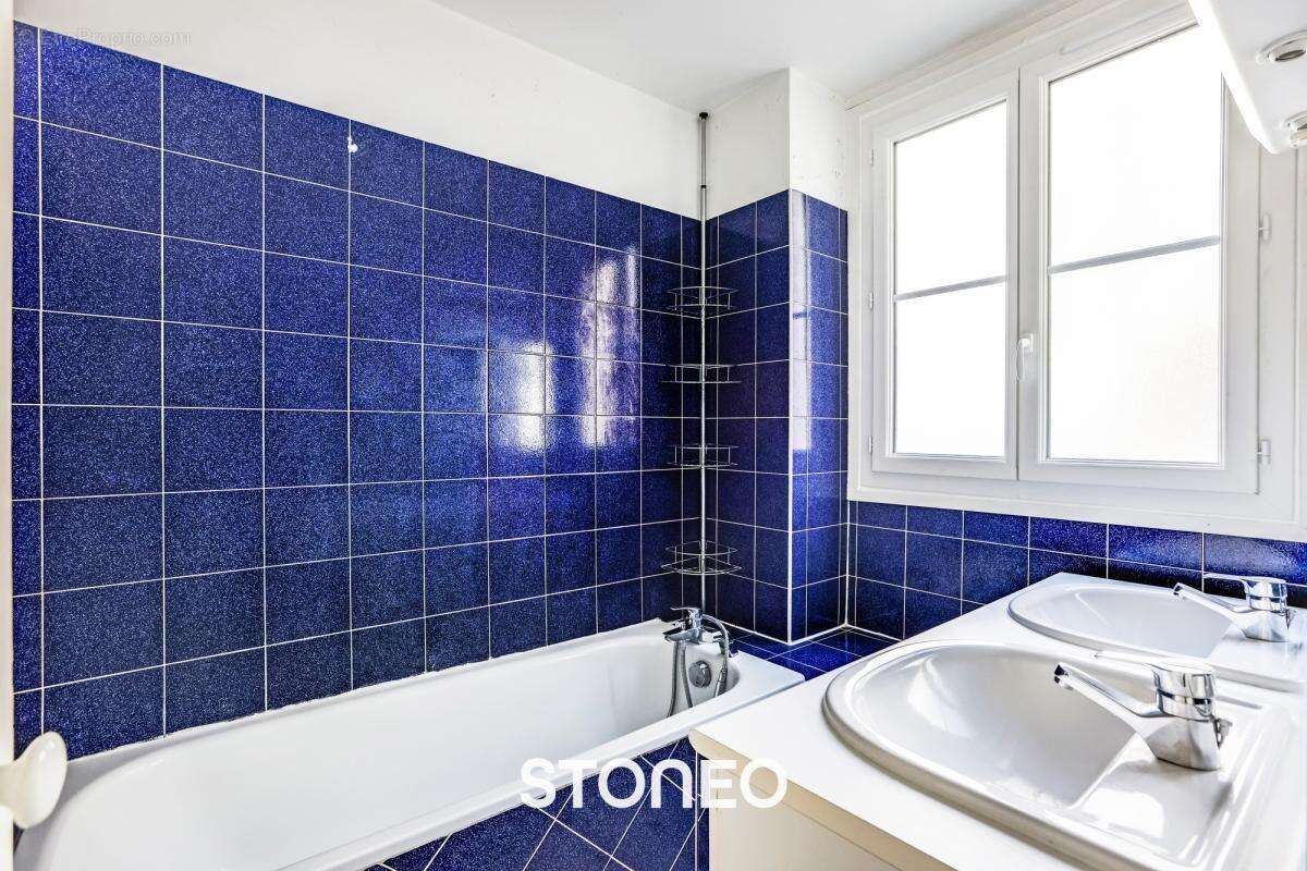 Appartement à PARIS-8E