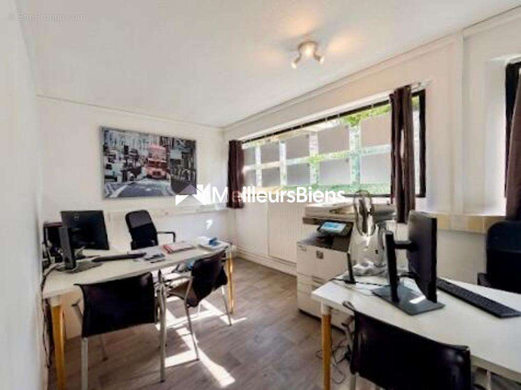 Murs Commerciaux Occupés 56 m² – Cergy Préfecture (Le Ponceau) – Idéal Investisseur / Rendement Sécurisé - photo 4