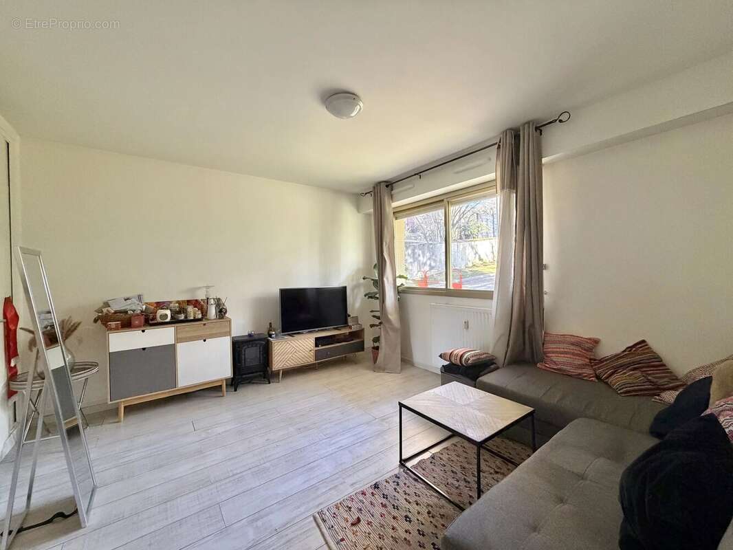 Appartement à L'HAY-LES-ROSES