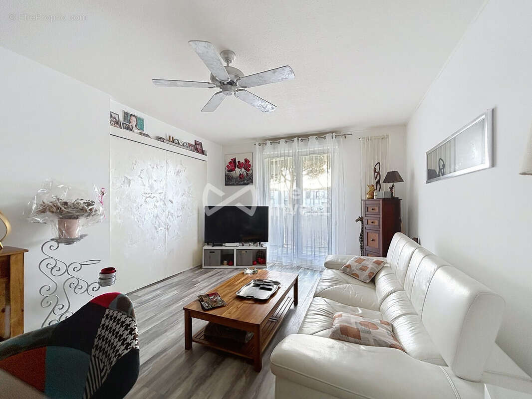 Appartement à MAUGUIO