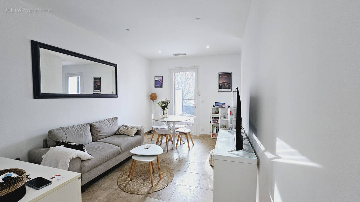 Appartement à SAINT-CYR-SUR-MER