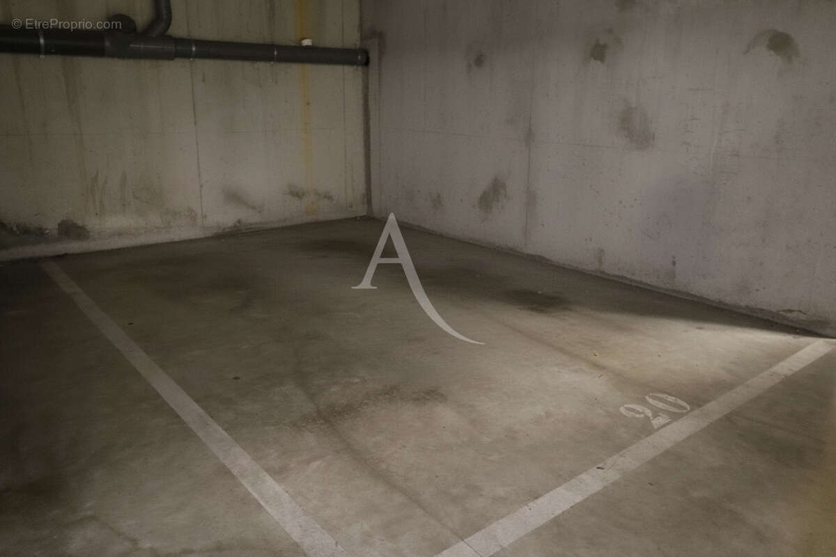 Parking Romainville - photo 2