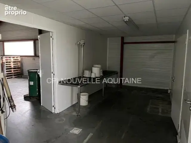 Commerce 550 m² à Savignac  - photo 8