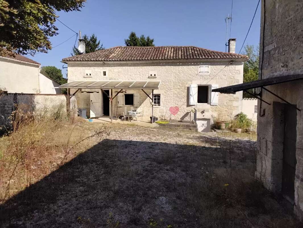 Maison à TORSAC