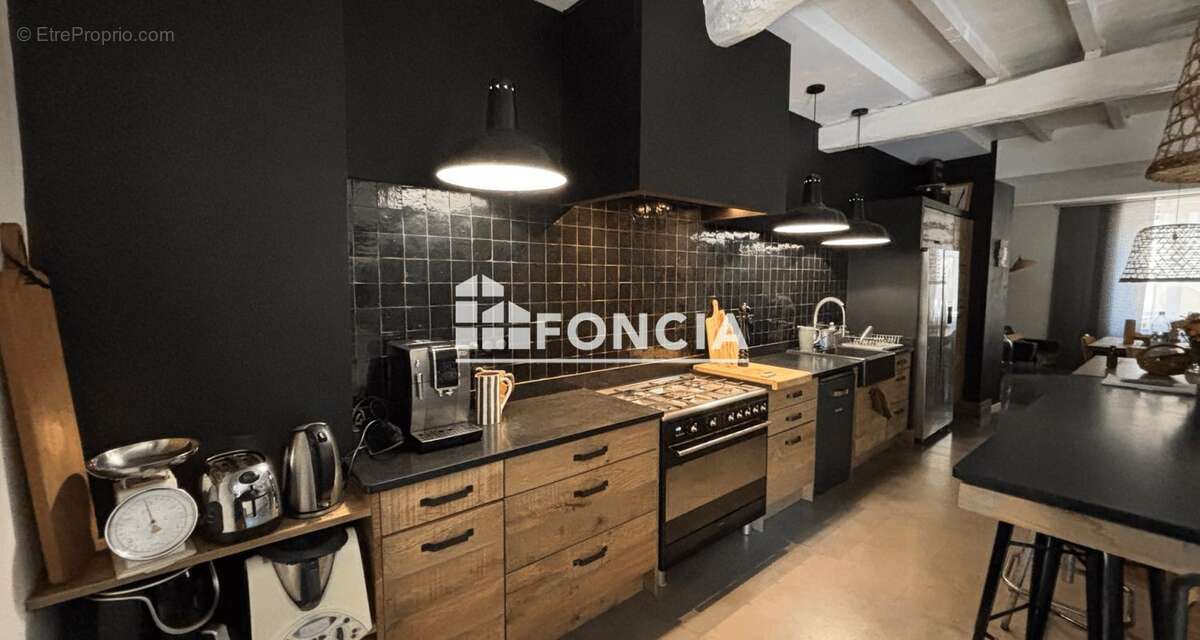 A 30 minutes d'Albi et Toulouse, Maison de village de caractère – 300m² habitables – 6 chambres – Jardin de 300 m² - photo 3
