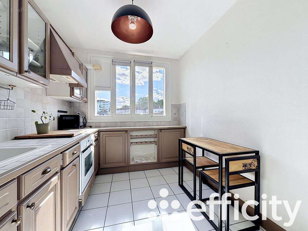 Appartement à LYON-9E
