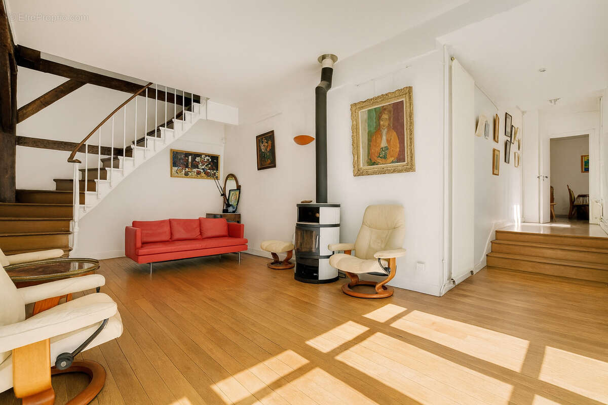 Appartement à PARIS-14E